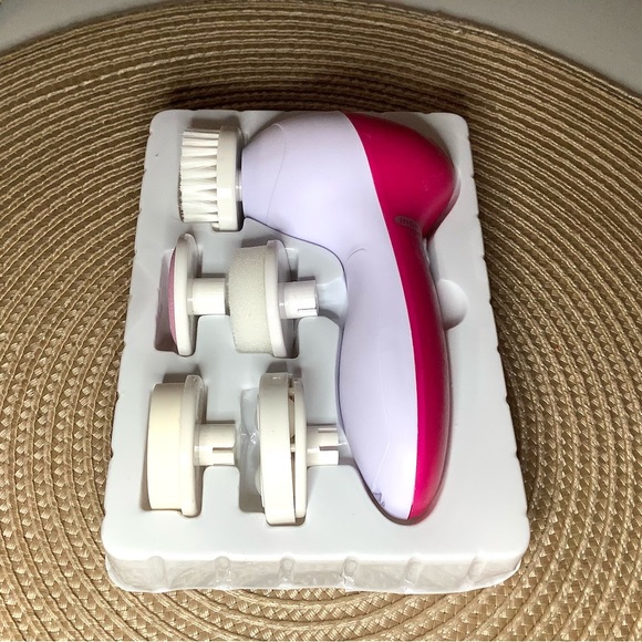 < NEW 5 in 1 Facial Brush Massager > - Picture 2 of 3